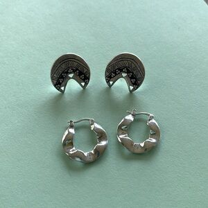 Set of 2 earrings 🌺